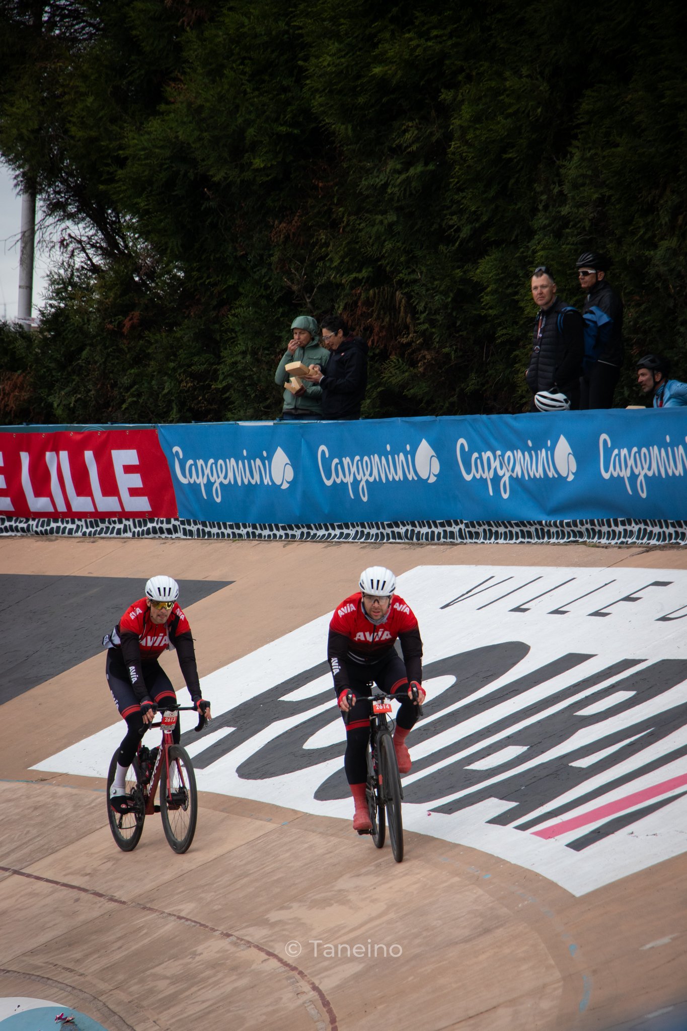 Paris-Roubaix Challenge 2026 – Arrivée au Vélodrome de Roubaix